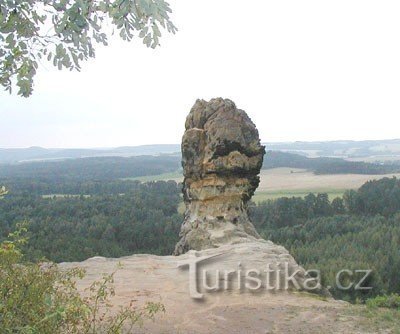 Da Dřevčice al castello di Čap e ritorno