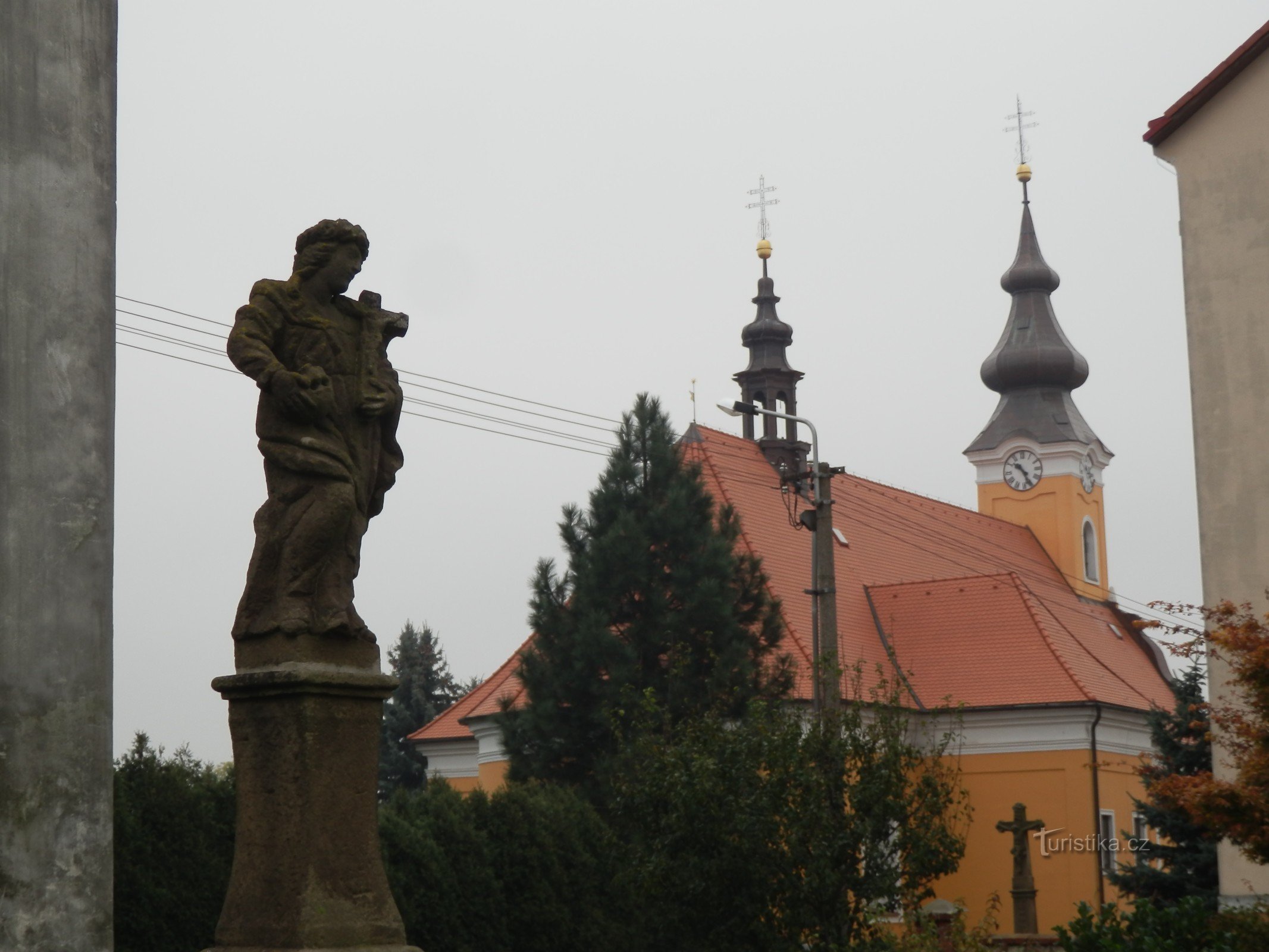 Da Dřevohostice a Přerov in un nebbioso autunno