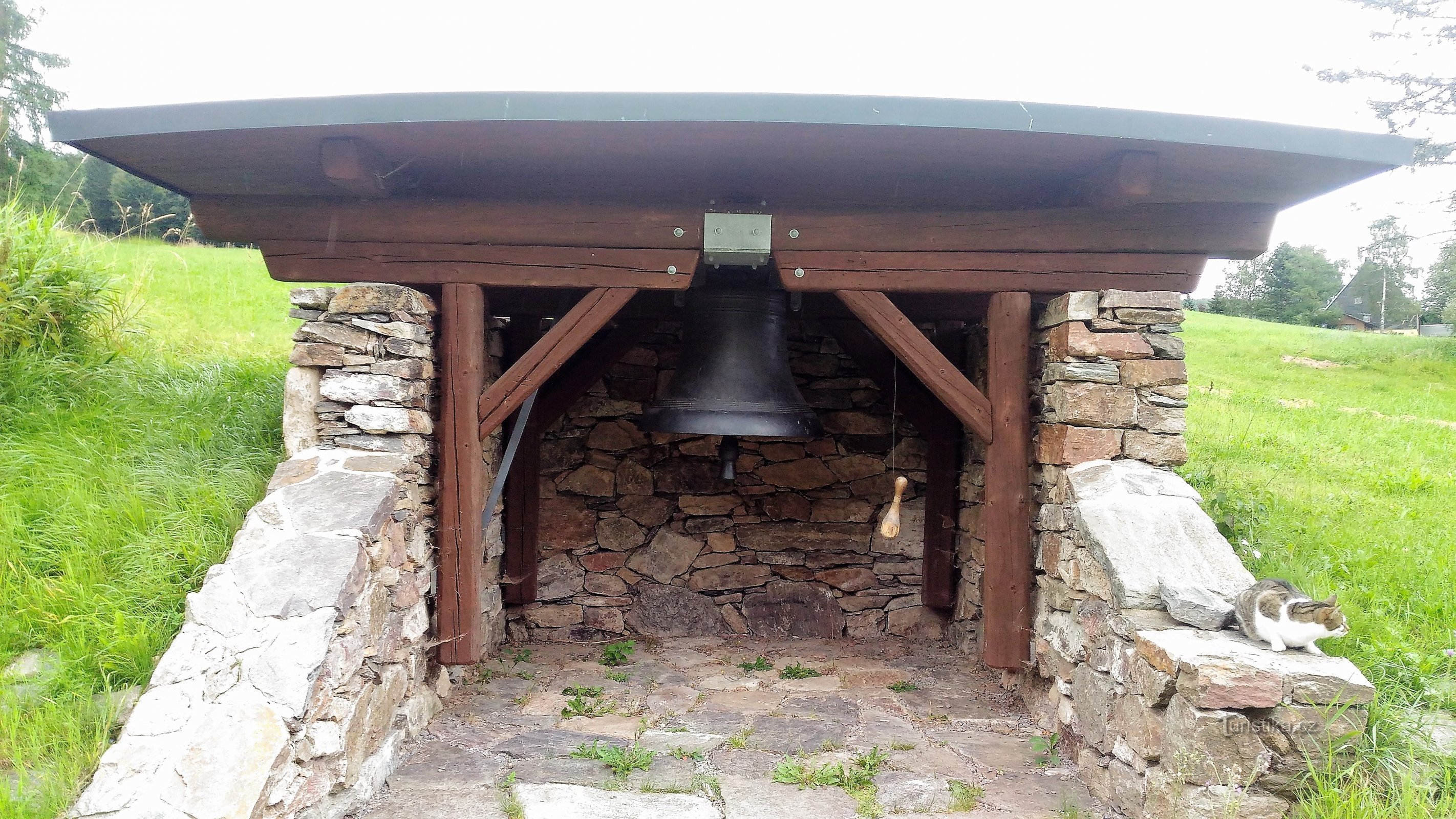 Desde Hora Svatá Kateřina por el camino de las campanas hasta Nová Ves.