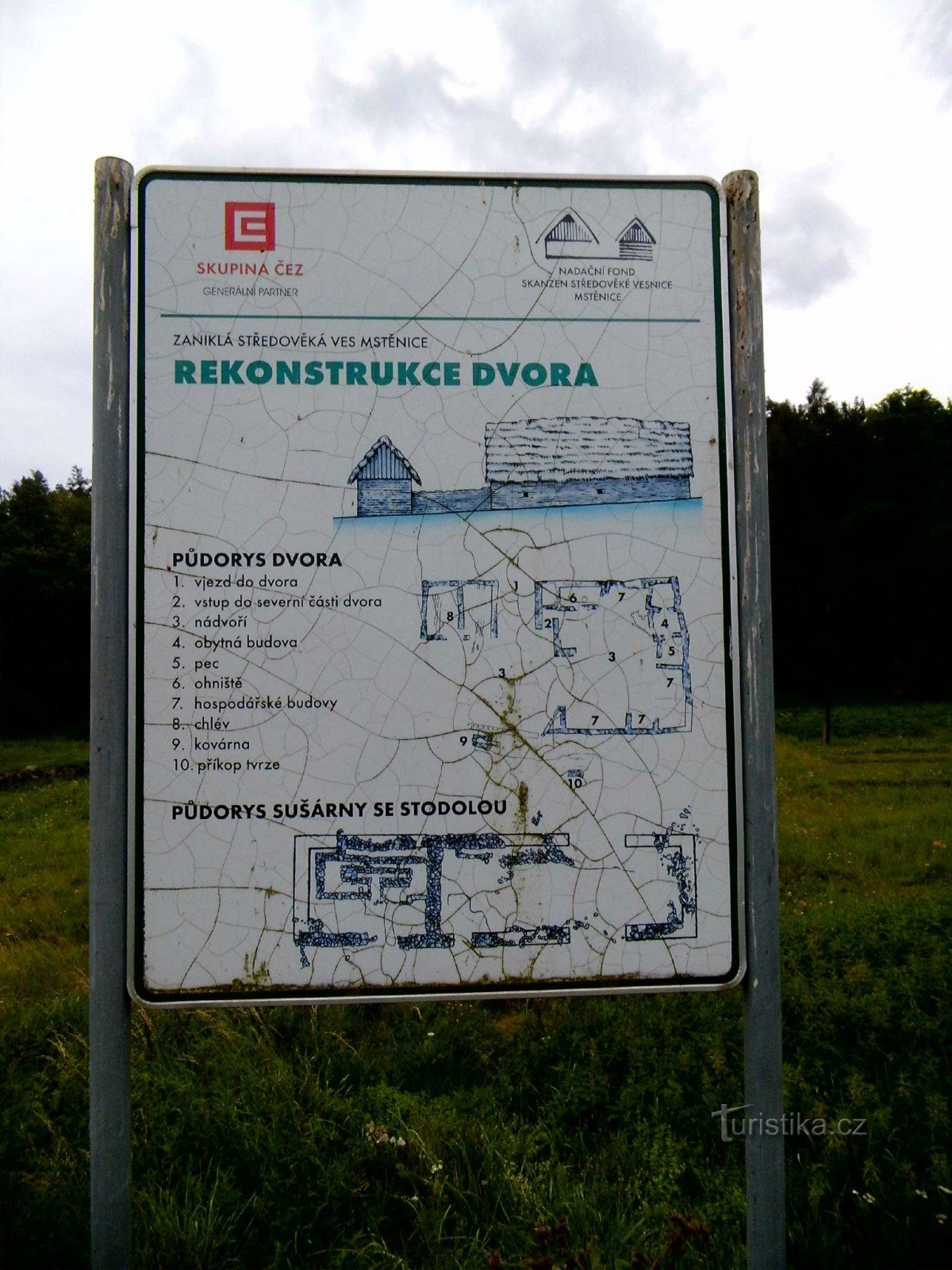 De la Hrotovice la Hrotovice prin așezarea defunctă Mstěnice