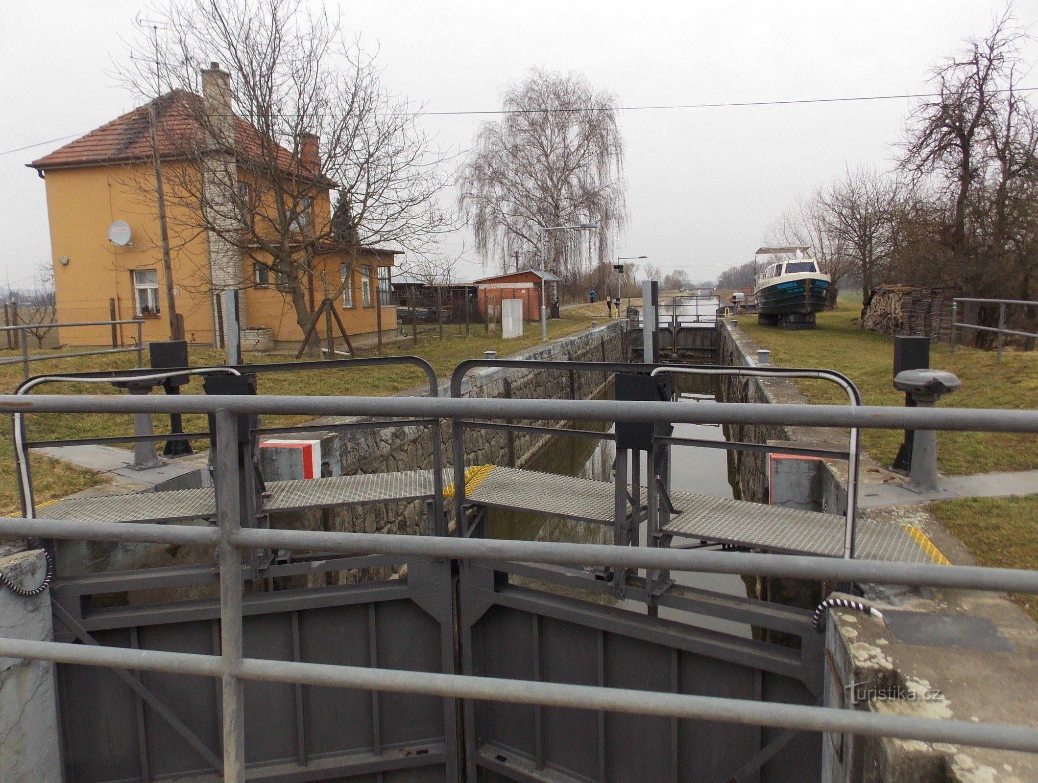 From Huštěnovice to the Babice nave on the Baťa channel