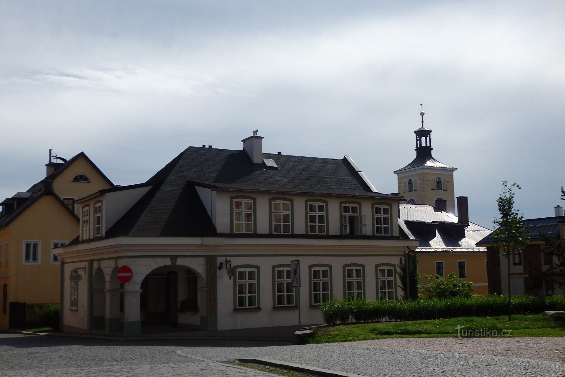 Von Jilemnice bis zur Burg Štěpanice