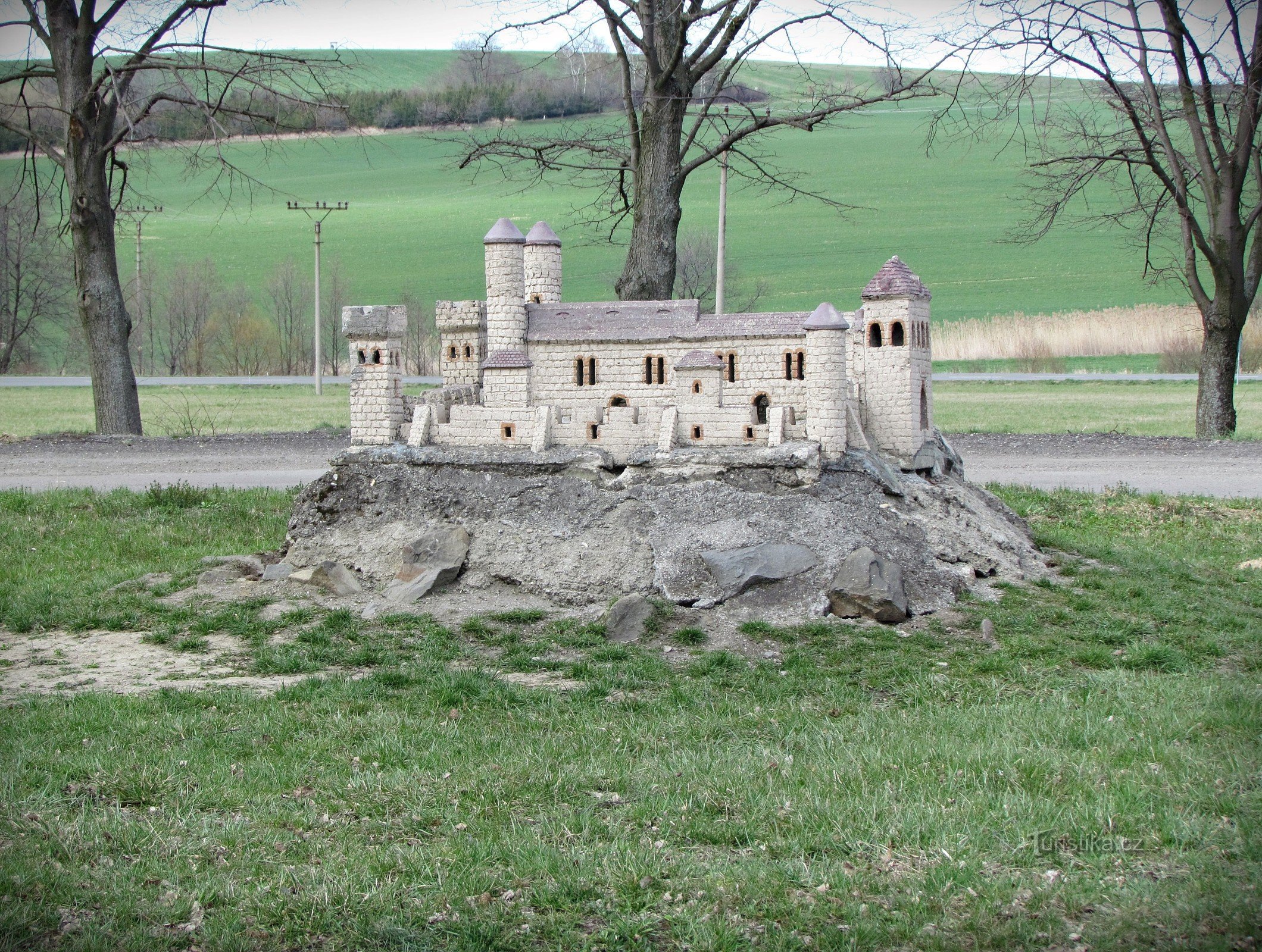 Desde Kelčské Javorník a través de dos castillos hasta Rajnochovice