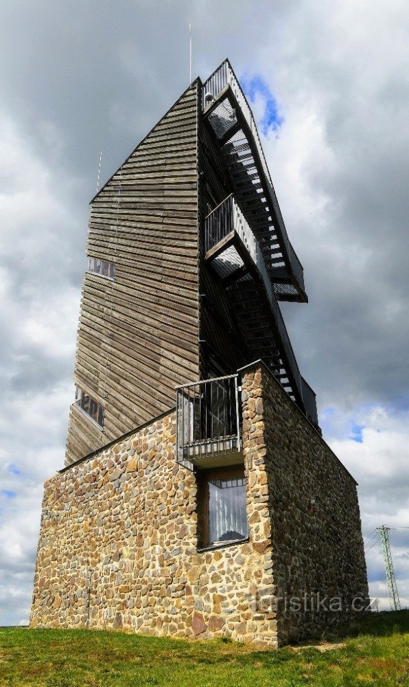 De Křivoklát ao mirante Velká Buková