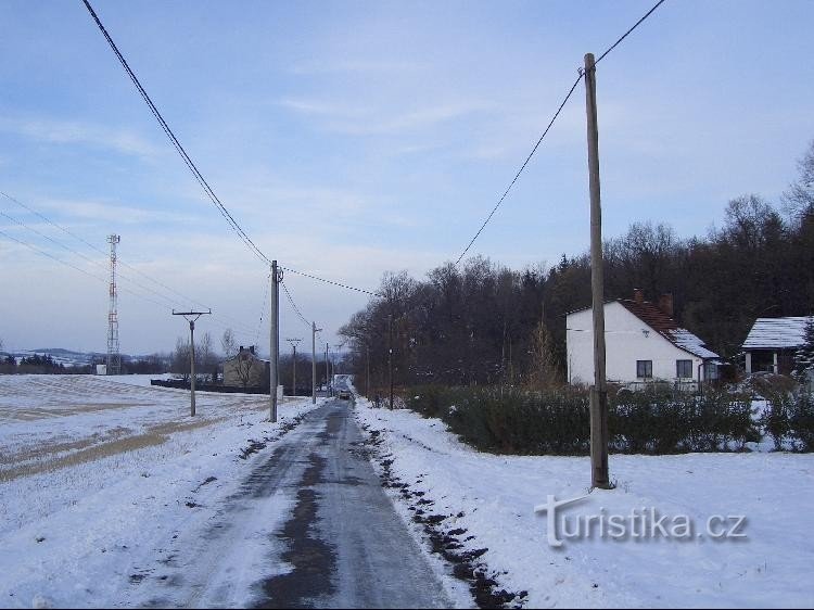 z Krnalovic k hlavní silnici Místek-Příbor