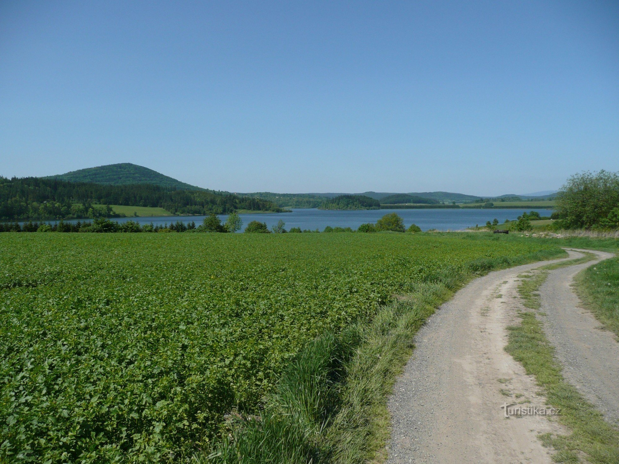 Desde Krnov alrededor de Slezská Harta