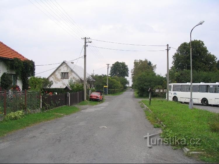 Desde el borde de Láza, más allá de Kuželek