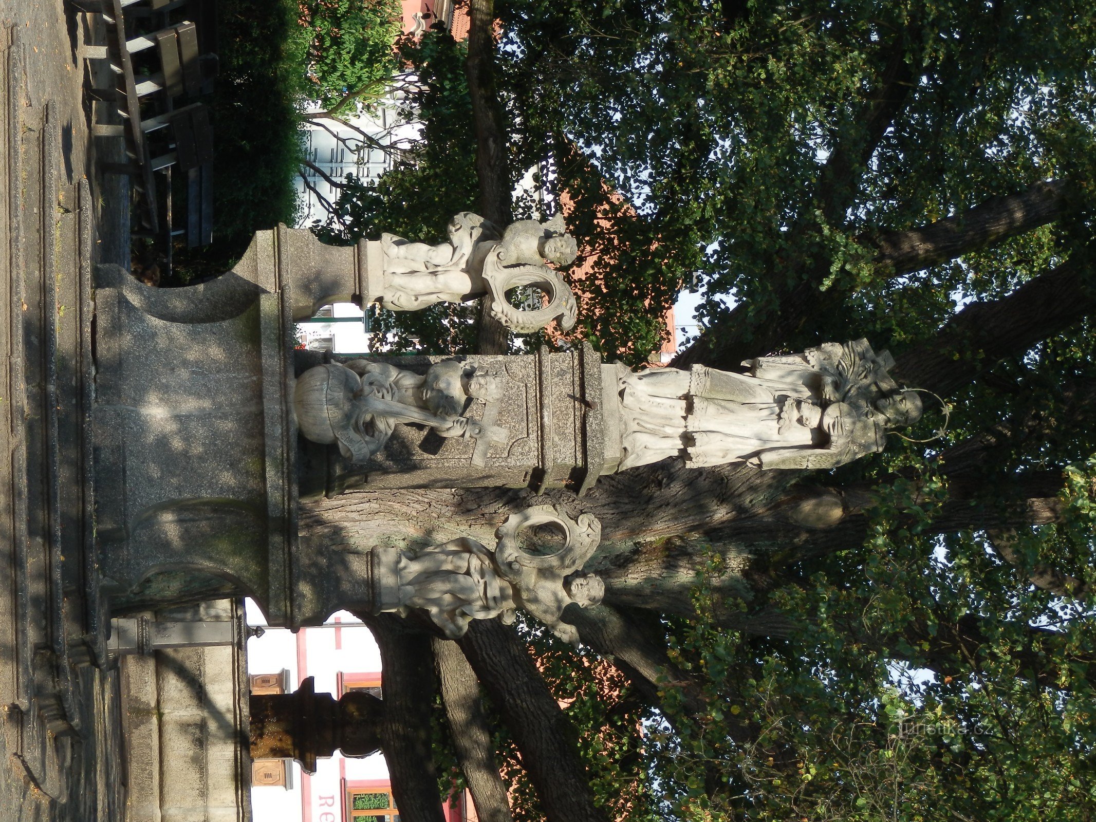 De Netolic a Vodňany, passando pelo castelo de Kratochvíle, o local de peregrinação de Lomec e outros monumentos