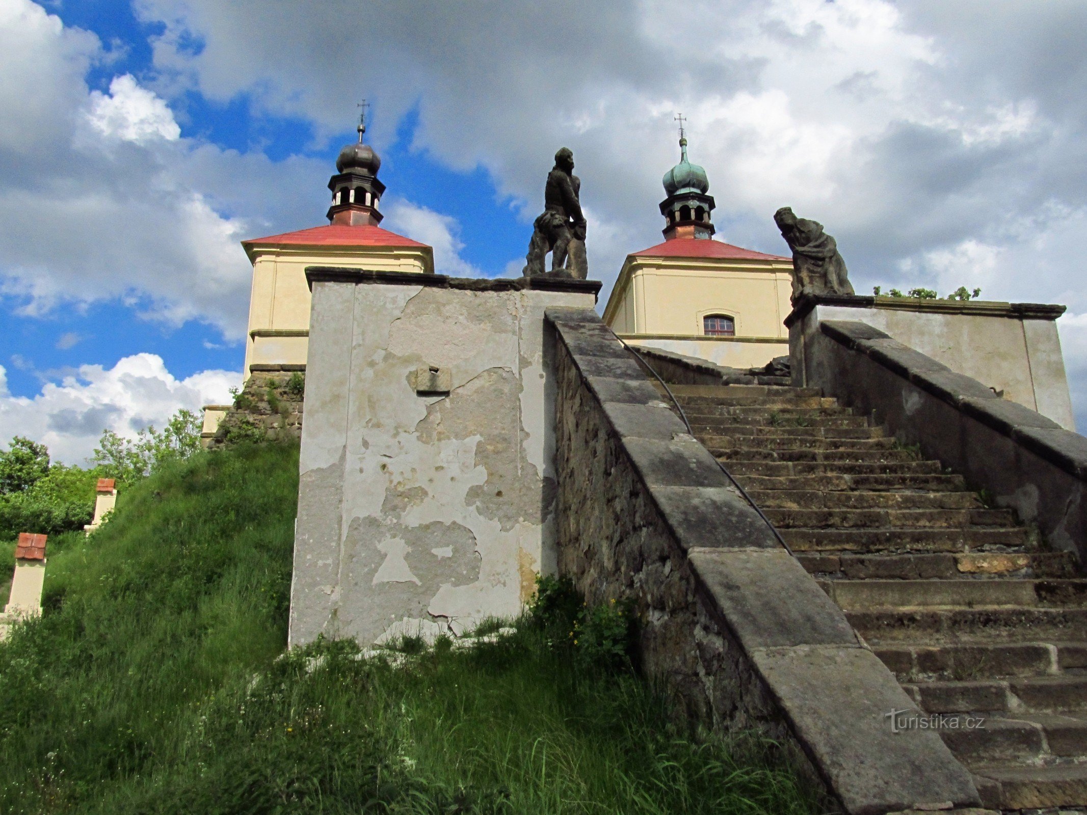 From Ostrá via Helfenburg to Kalvária