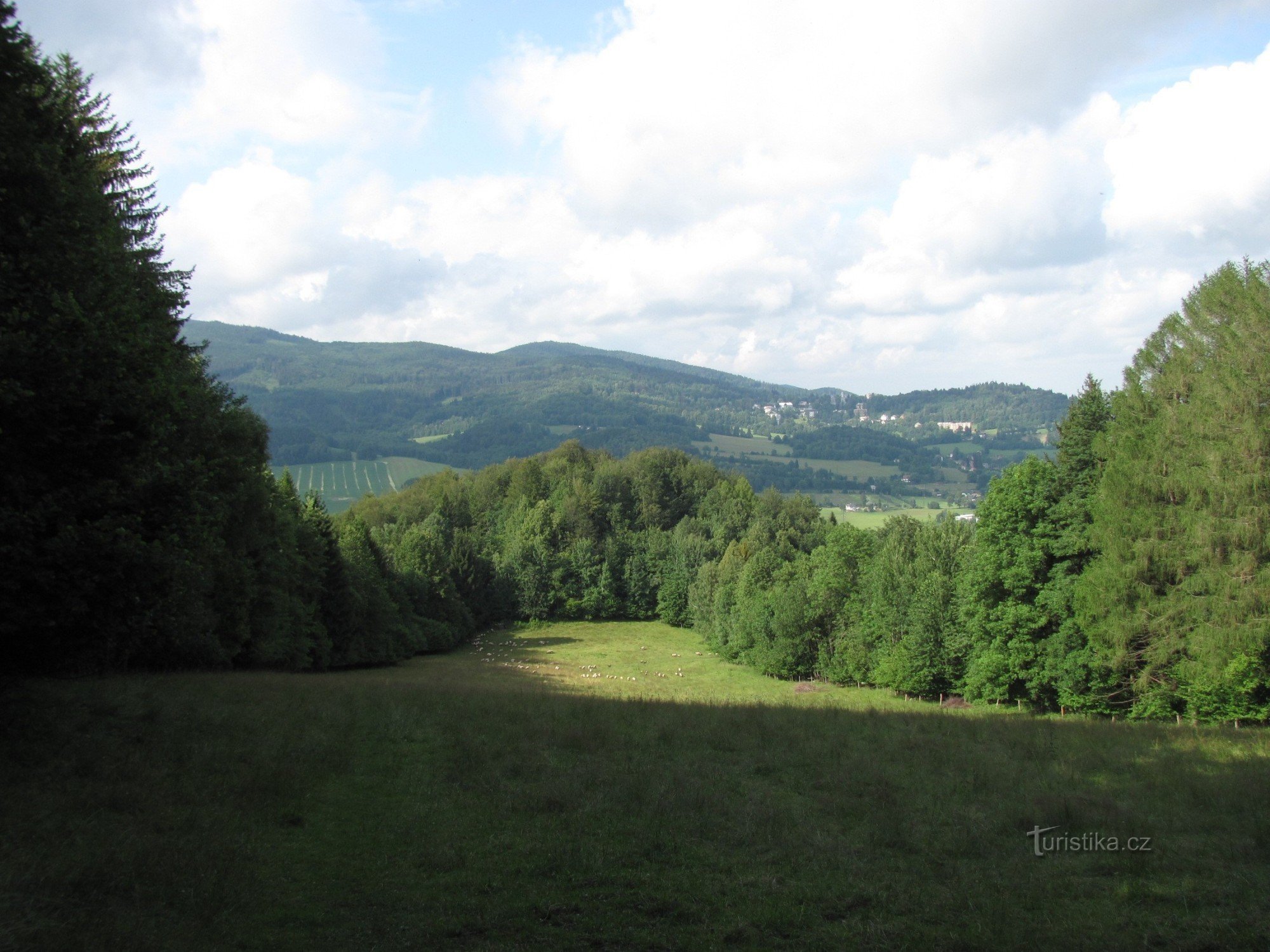 Z Ramzové na Šerák a Bobrovník