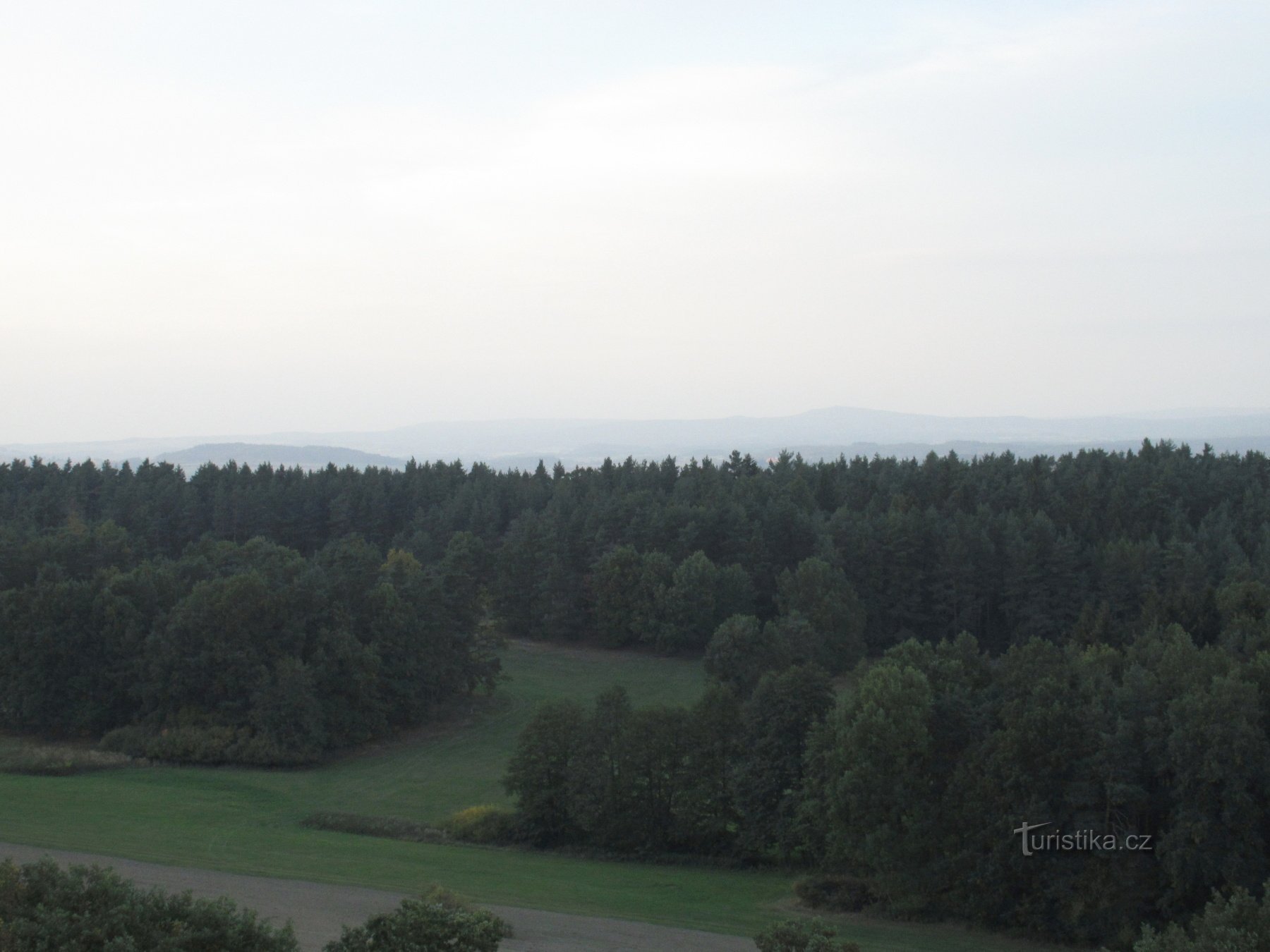 Vanaf de uitkijktoren van Pětnice