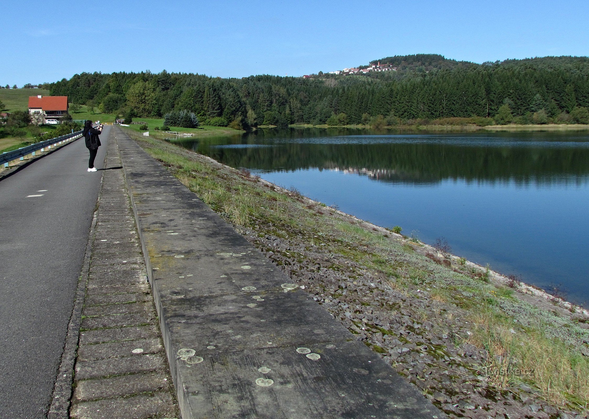 De Velíková a Slušovice