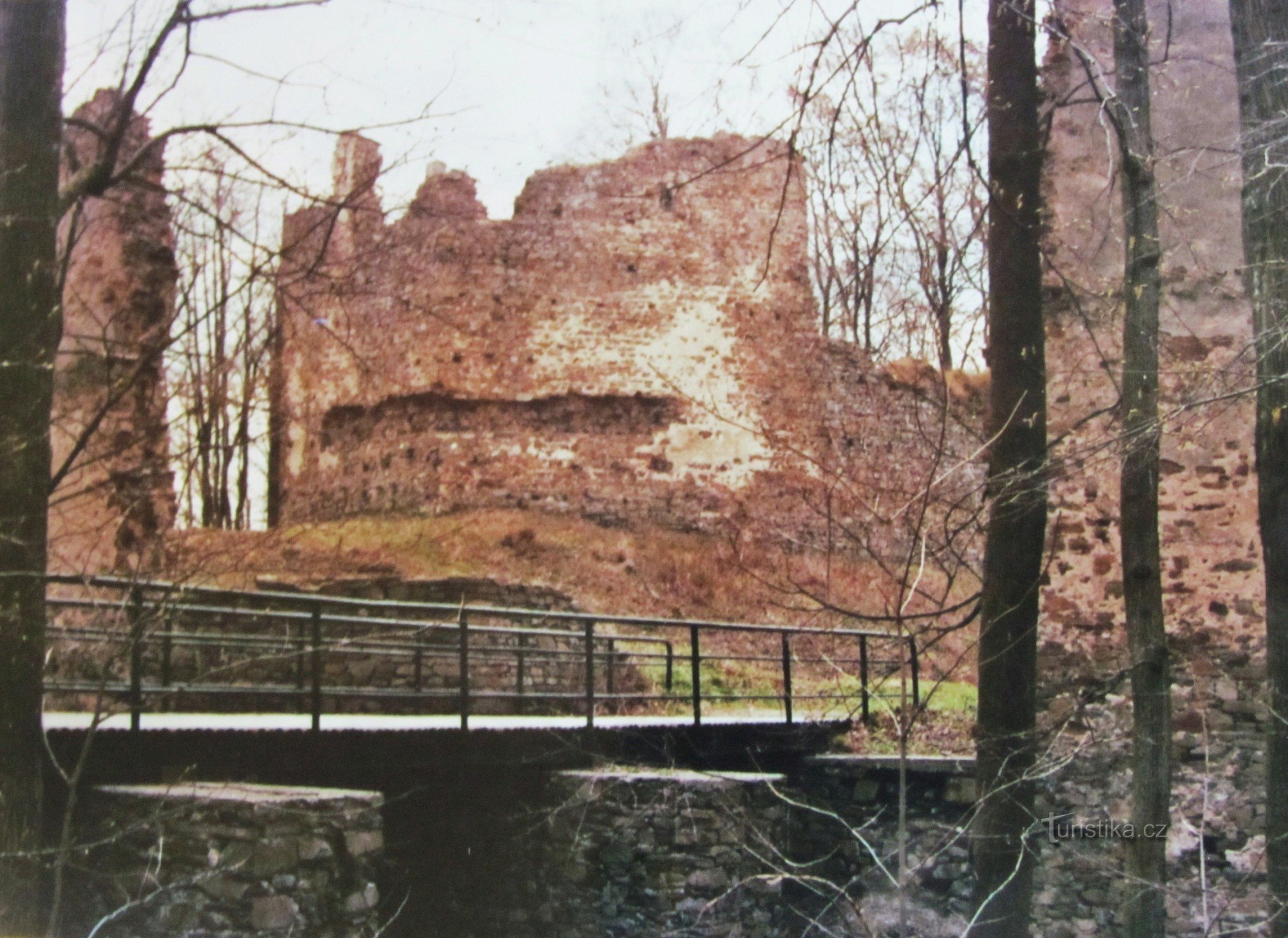 Von Vítkov zur Burg Vikštejn und durch das Moravice-Tal nach Kružberské skály - 2007