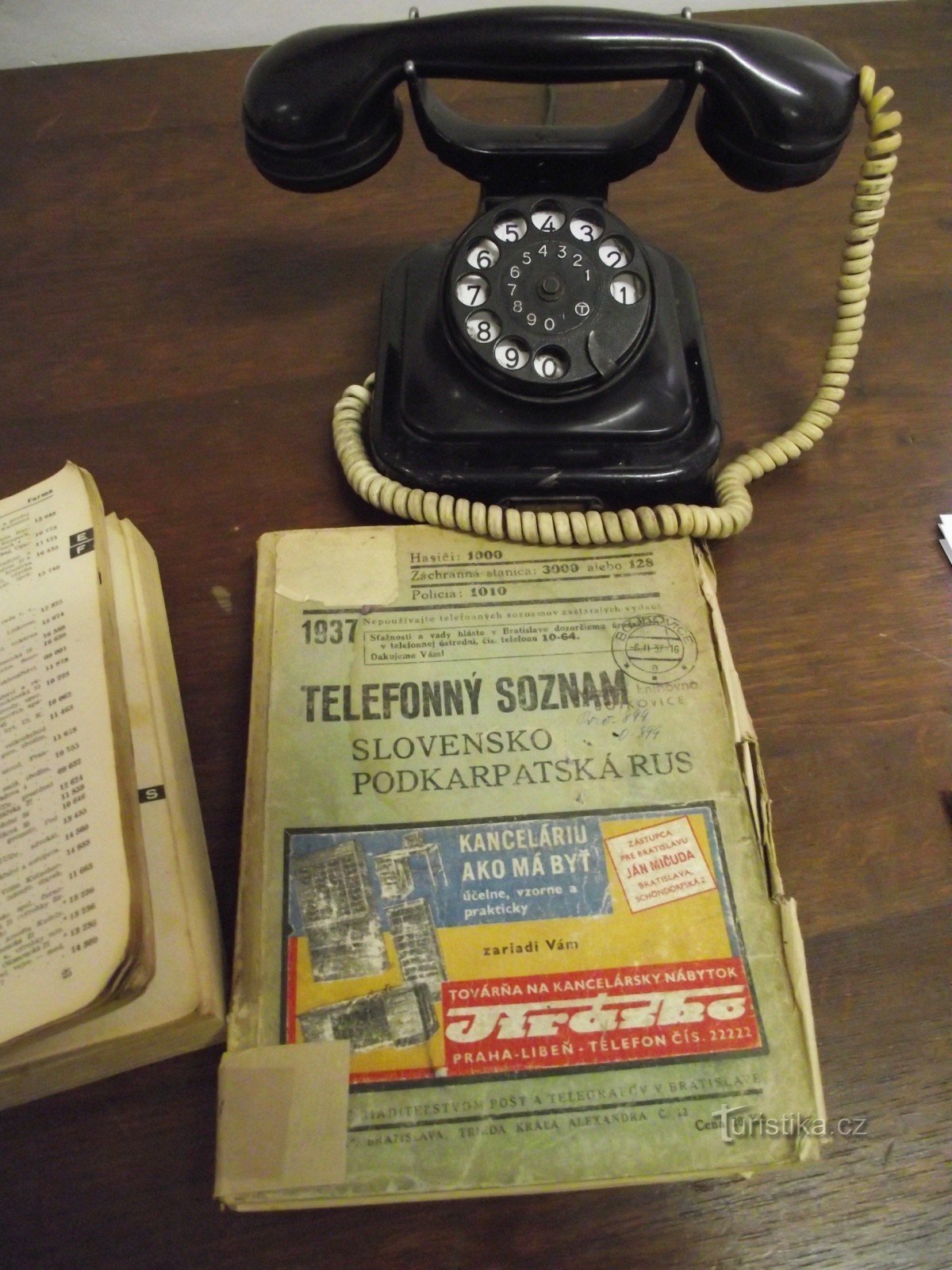de la exposición sobre la historia de los teléfonos móviles