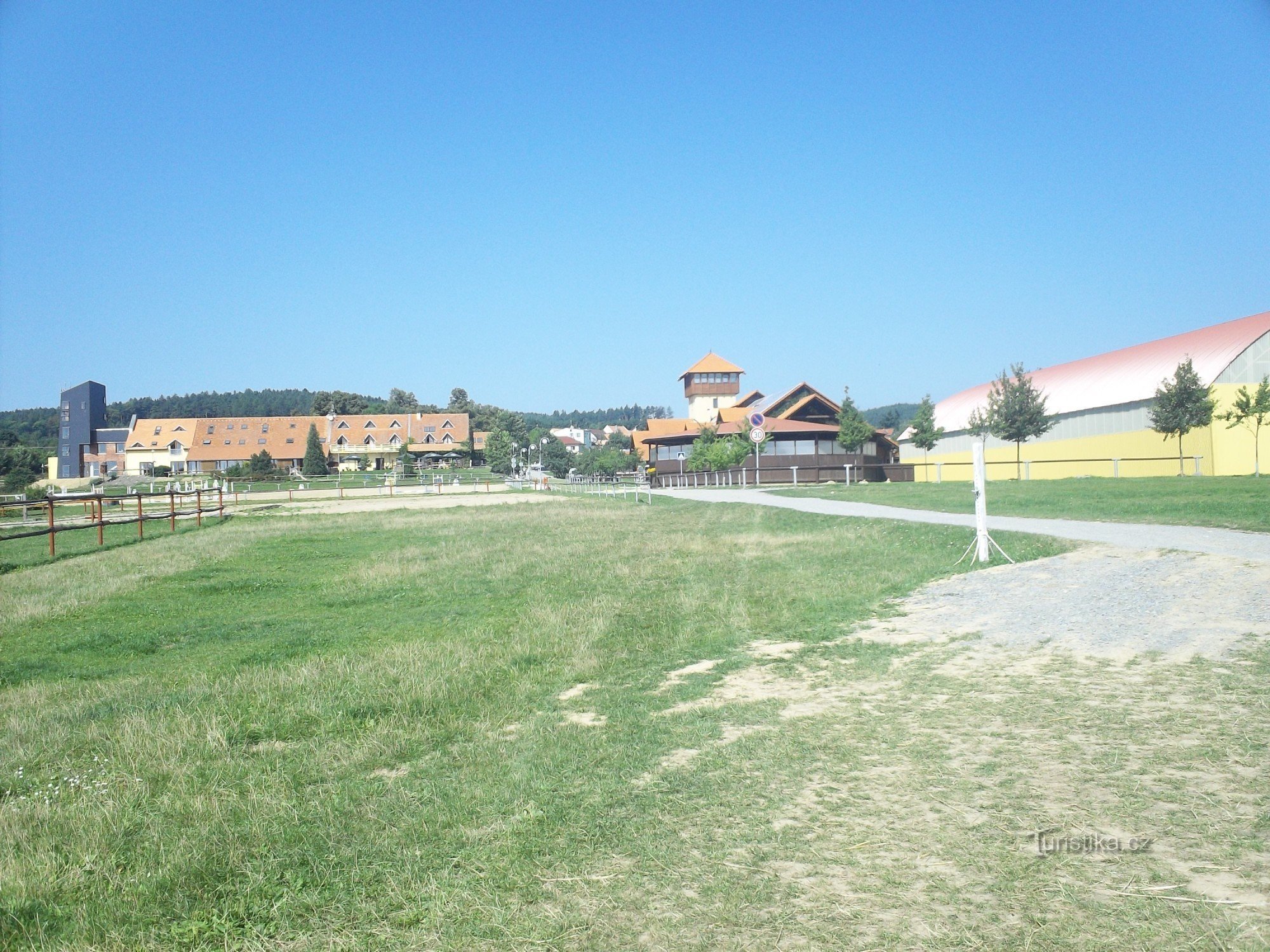 Behind Bolek Polívka to the farm, Olšany