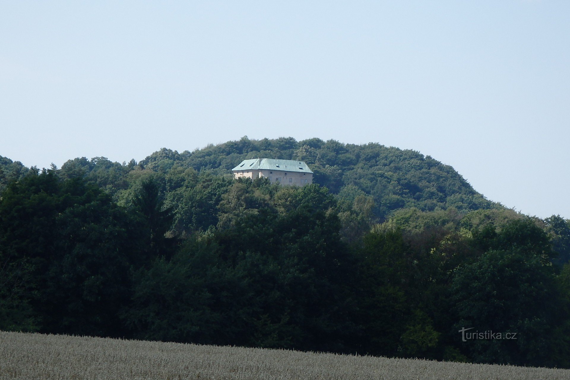 Derrière les diables au château de Houska