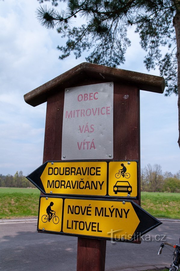 A humny mögött Doubravice-től a horgászkocsmáig