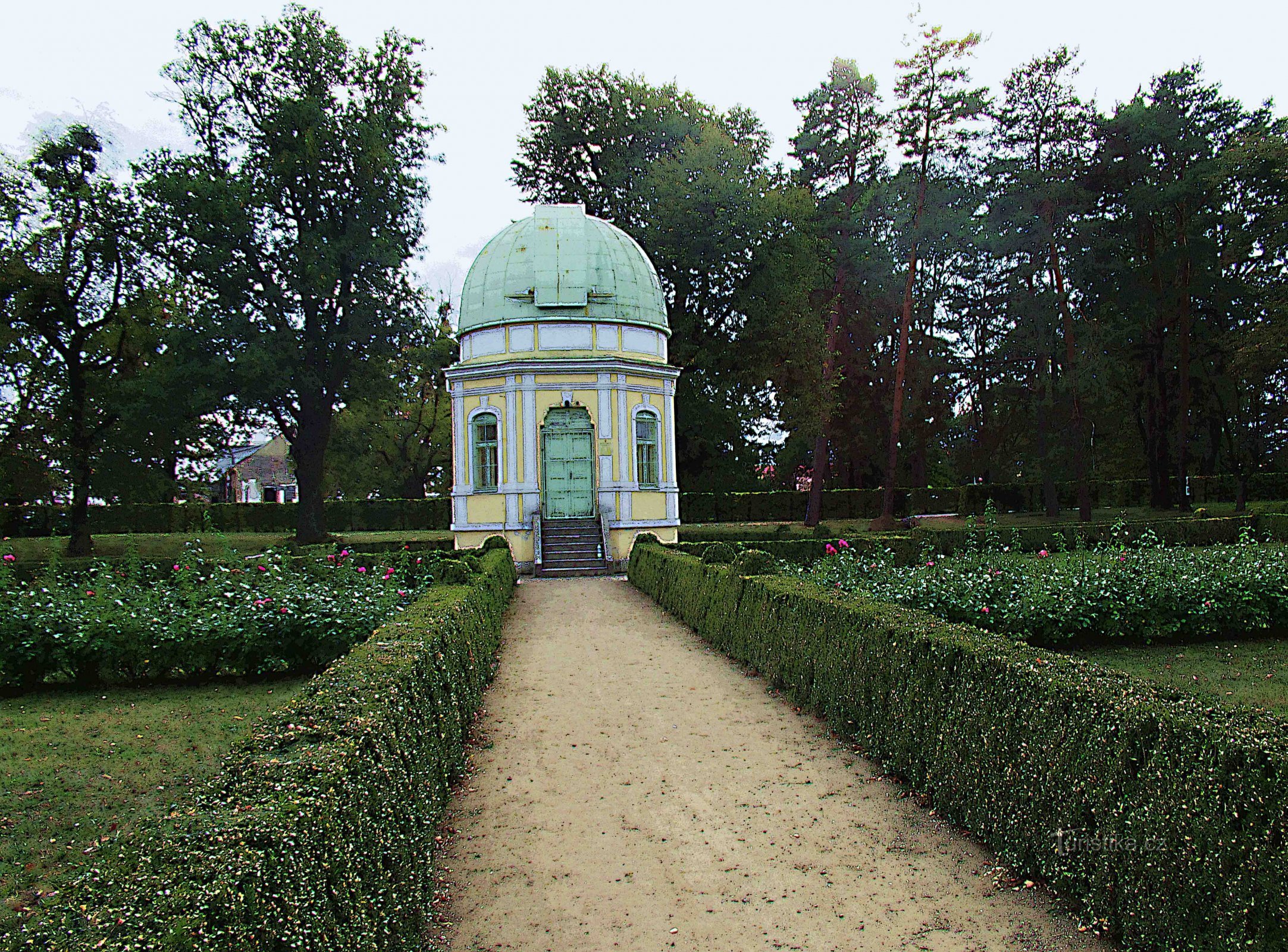 Atrás das estrelas para o parque do castelo em Holešov