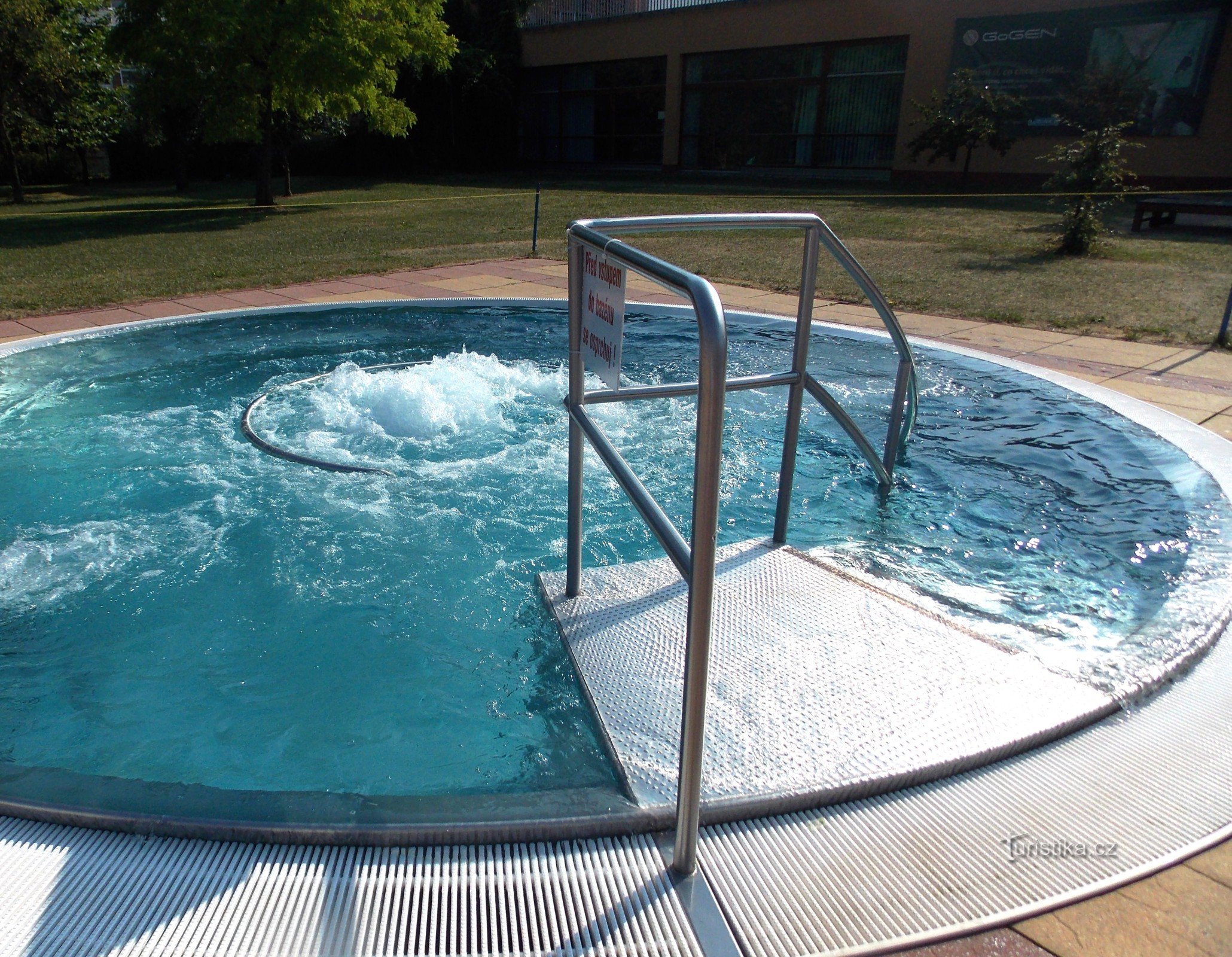 Nach dem Schwimmen im Grünen Schwimmbad in Zlín