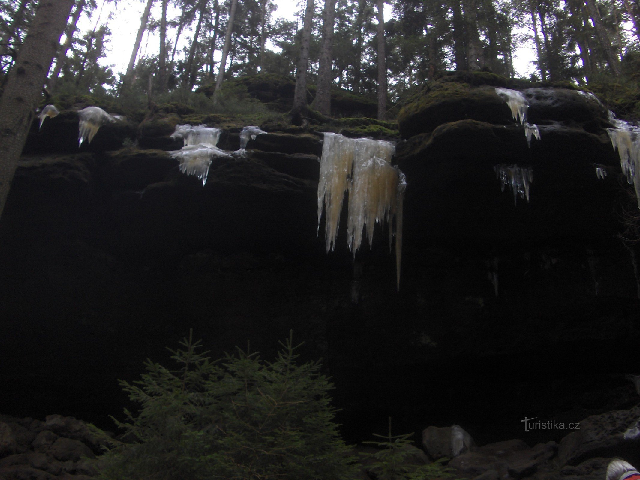 Derrière la beauté des cascades de glace.