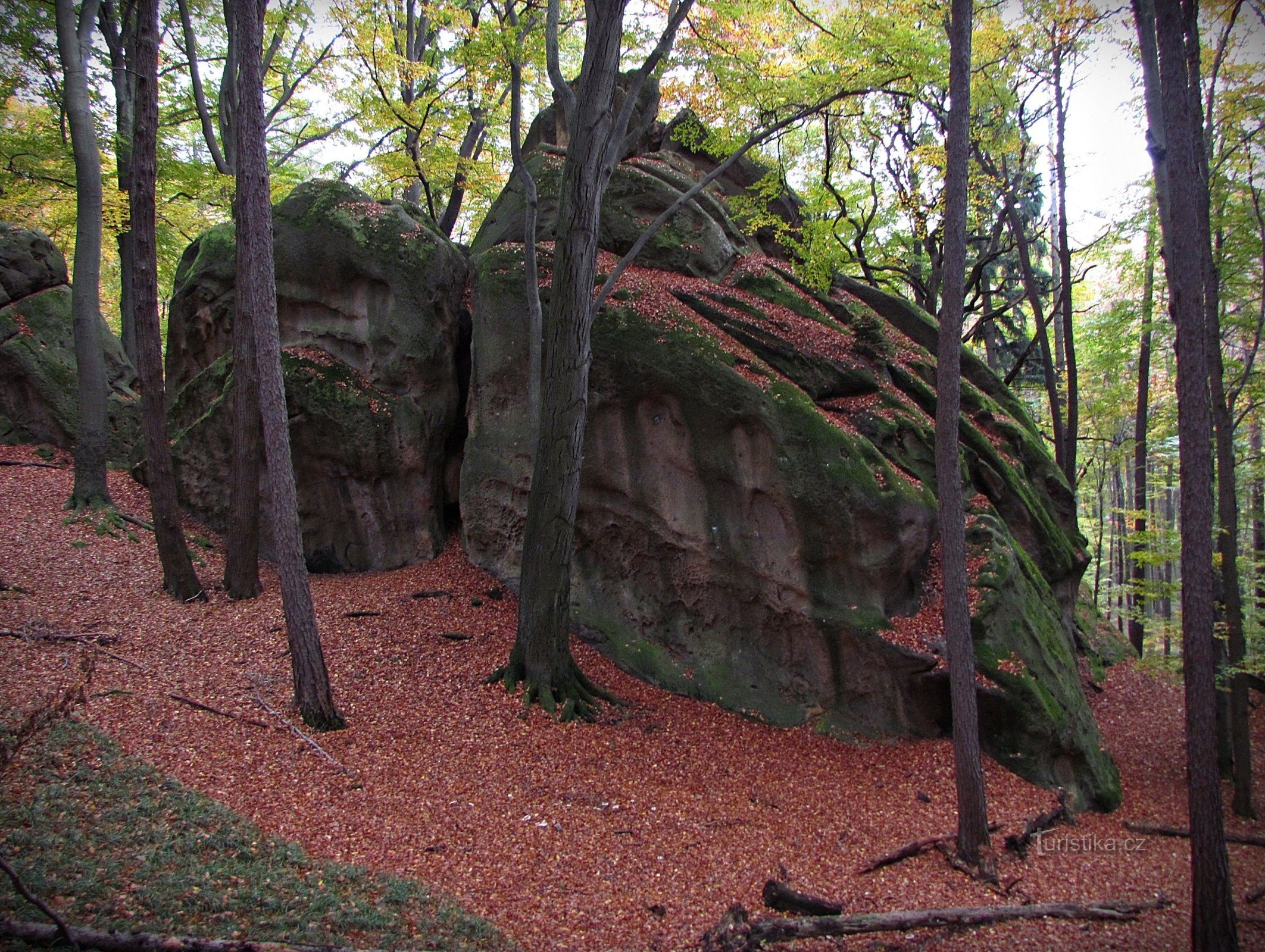 クドロヴィツカ渓谷 II の岩の秘密の裏側