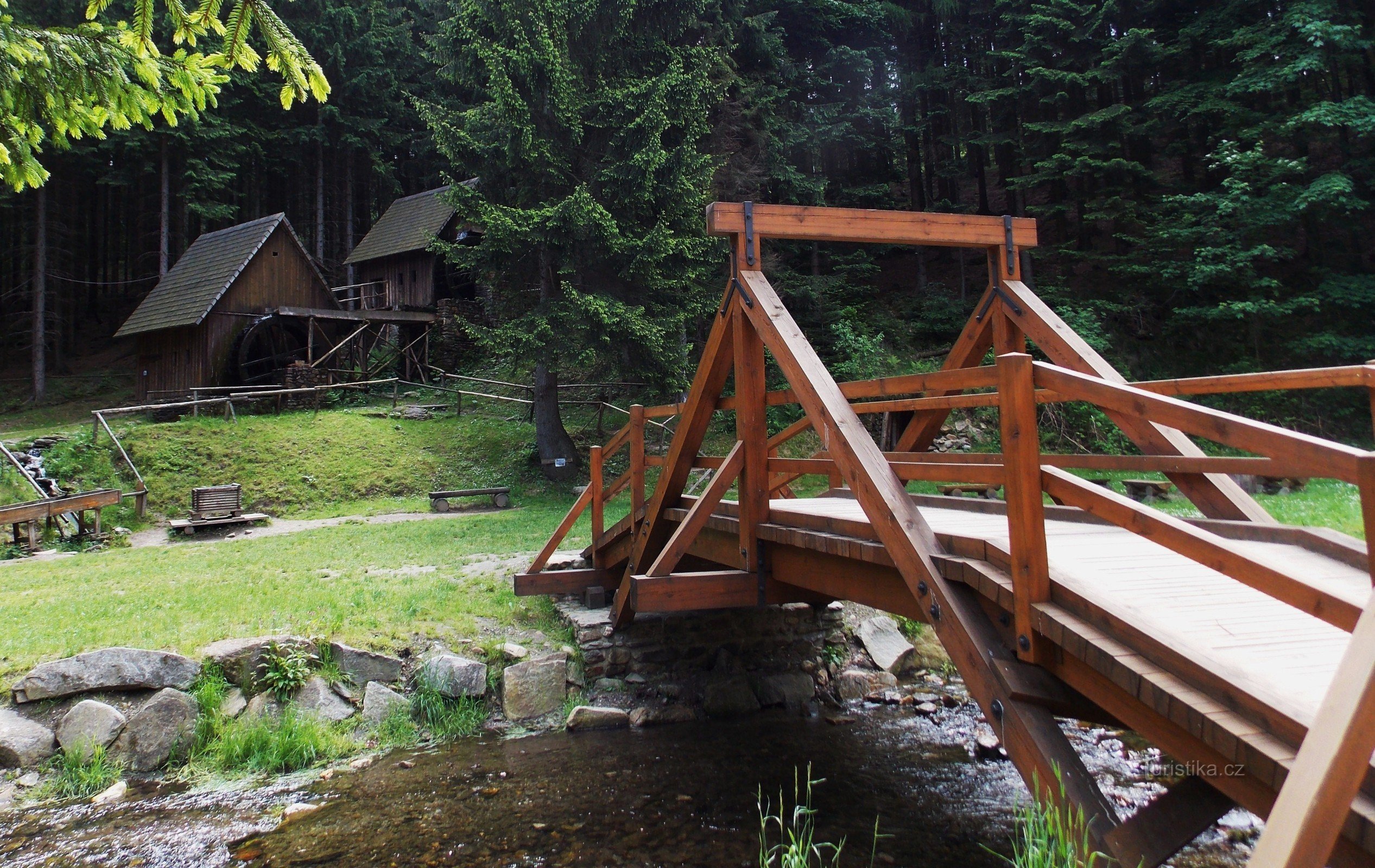 Hinter dem Goldrausch zu den Zlatorudné-Mühlen nach Zlaté Hory