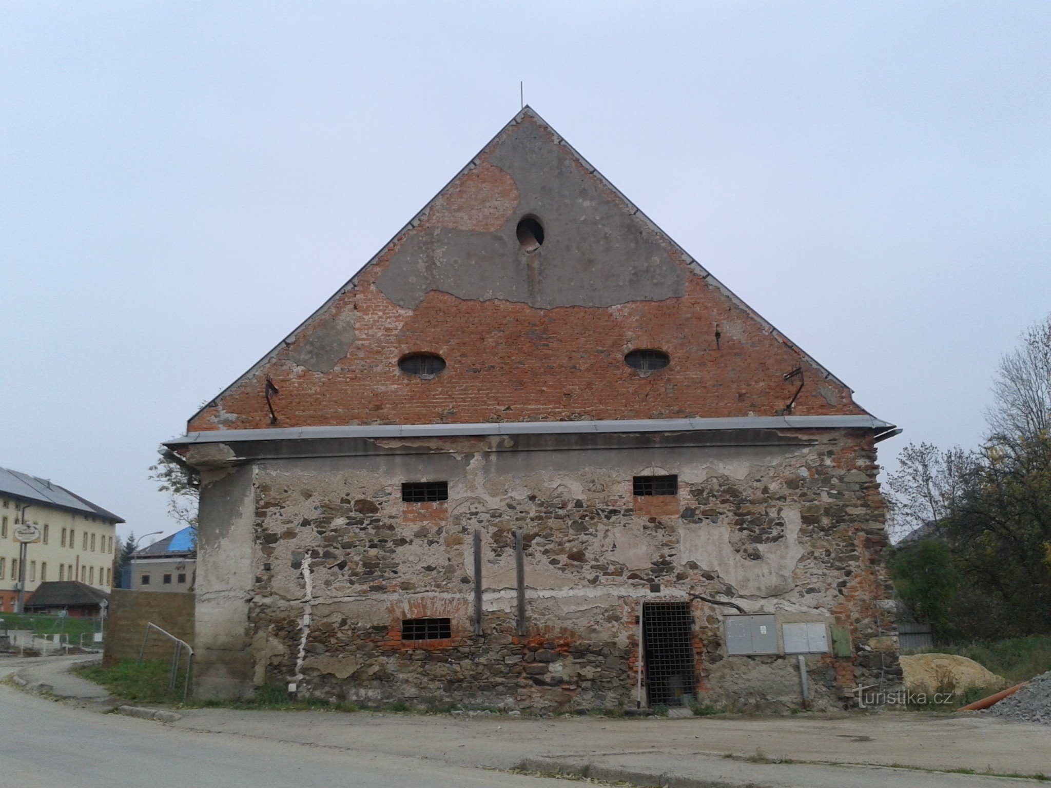 Zábřeh - бароковий зерносховище - охороняється нерухома пам'ятка культури