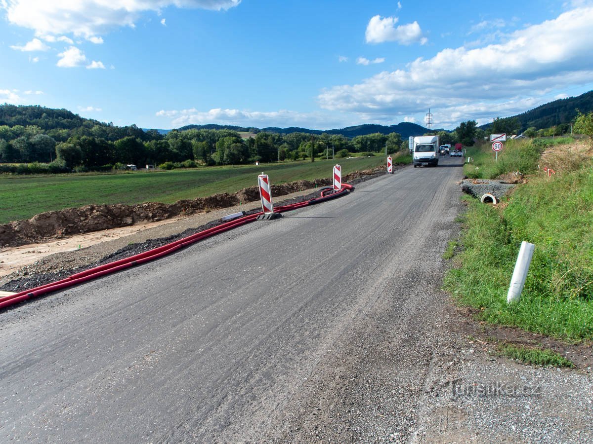 I början av september 2019 dirigerade trafikljusen fortfarande trafiken nära Šumperk