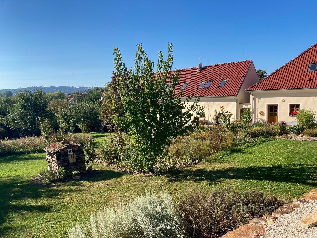 Le jardin de la maison de St. Linhart