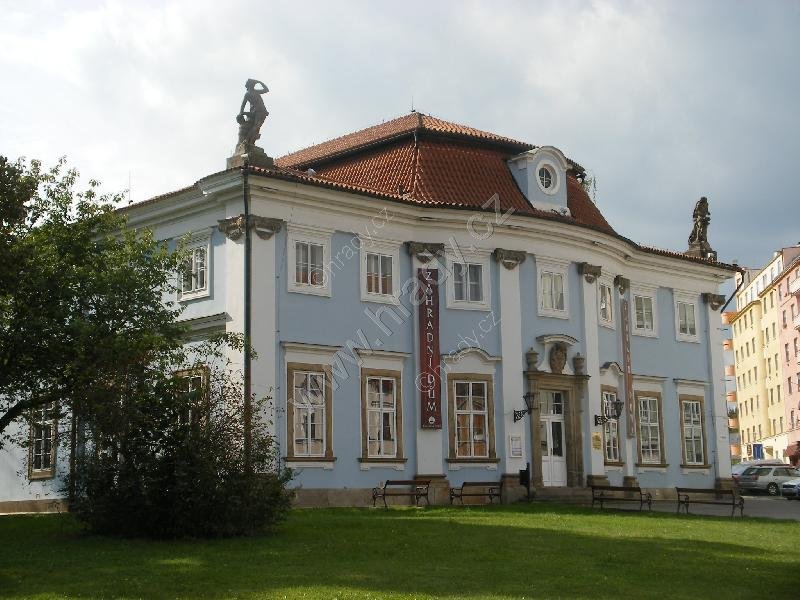 Zahradní a plesový dům