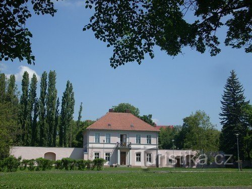 Tuinhuis in het kasteelpark