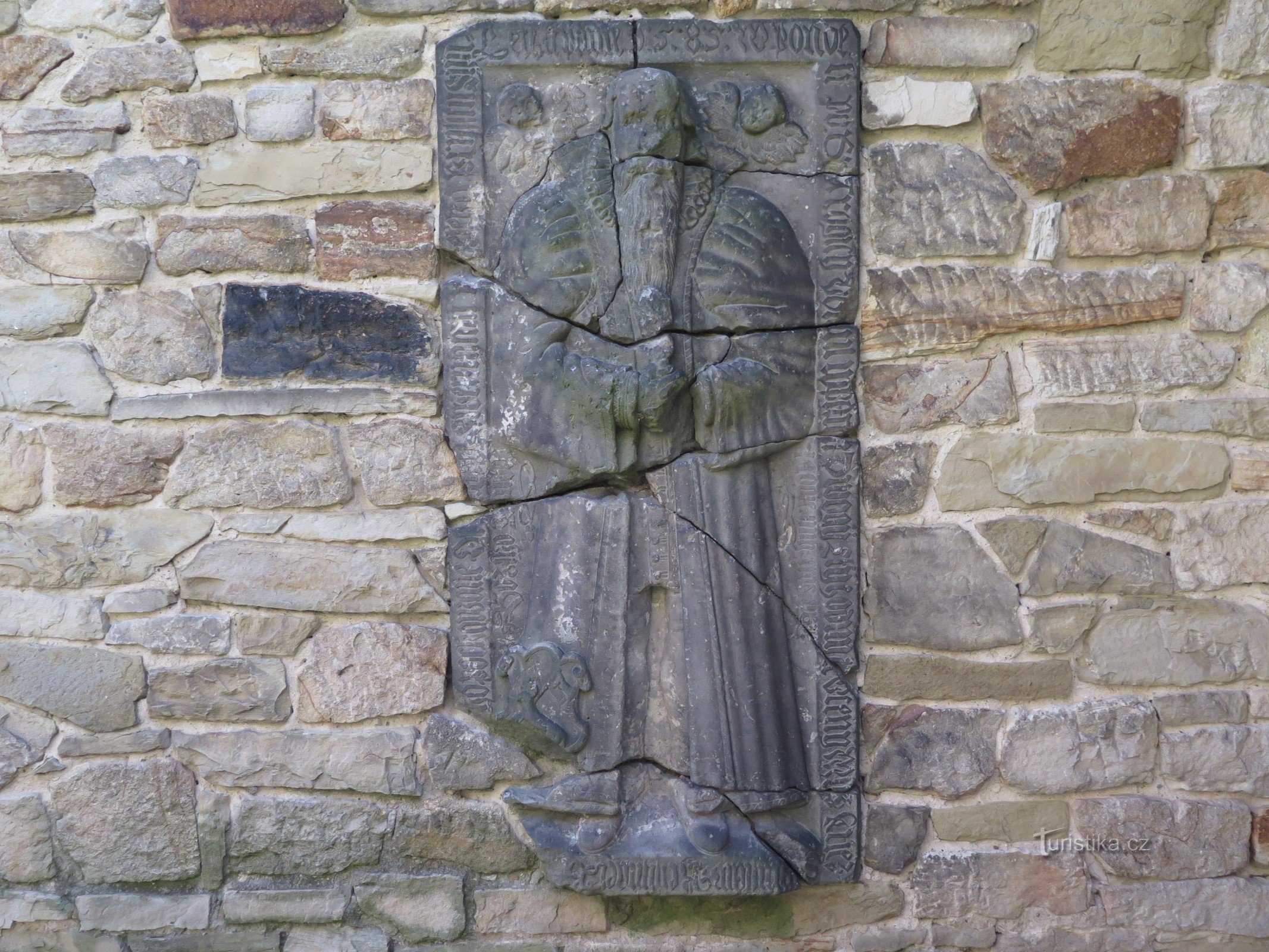 Zaječí - 神父スタニスラフ・ライゼンテルの墓石