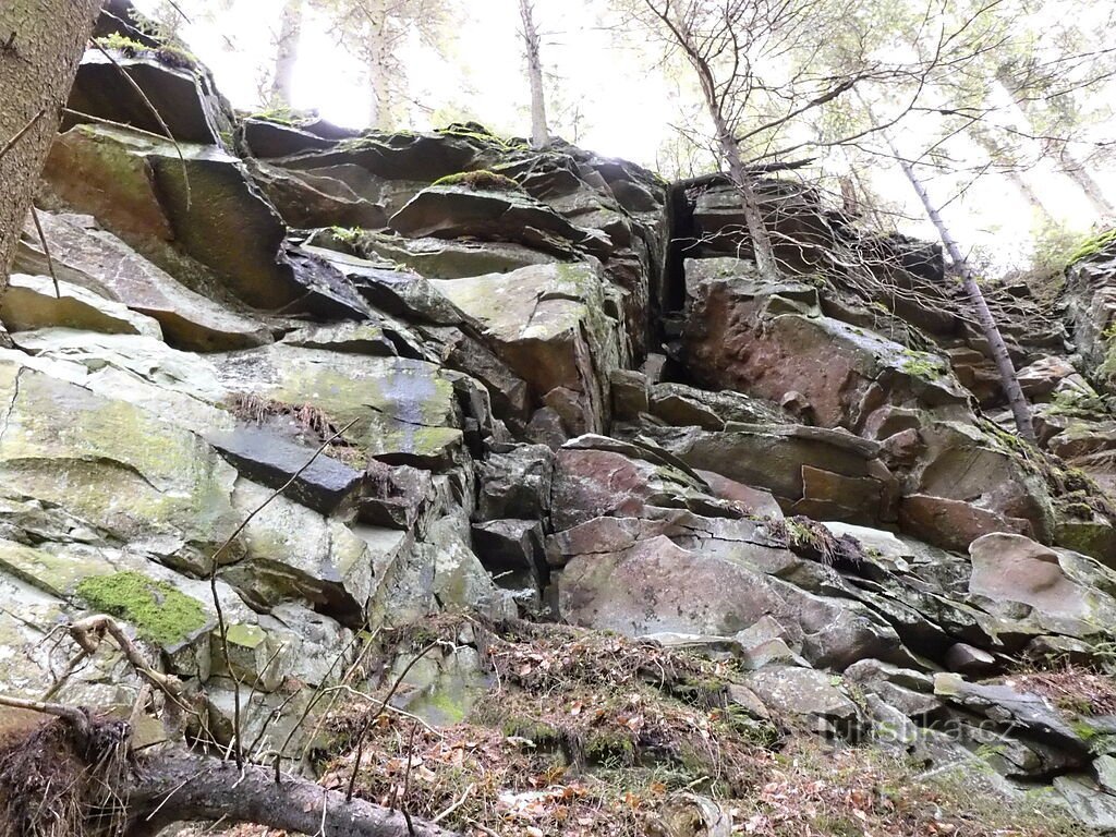 Formations rocheuses et rocheuses intéressantes au nord de la crête de Sulov - Mosty u Jablunkova - Partie 1.