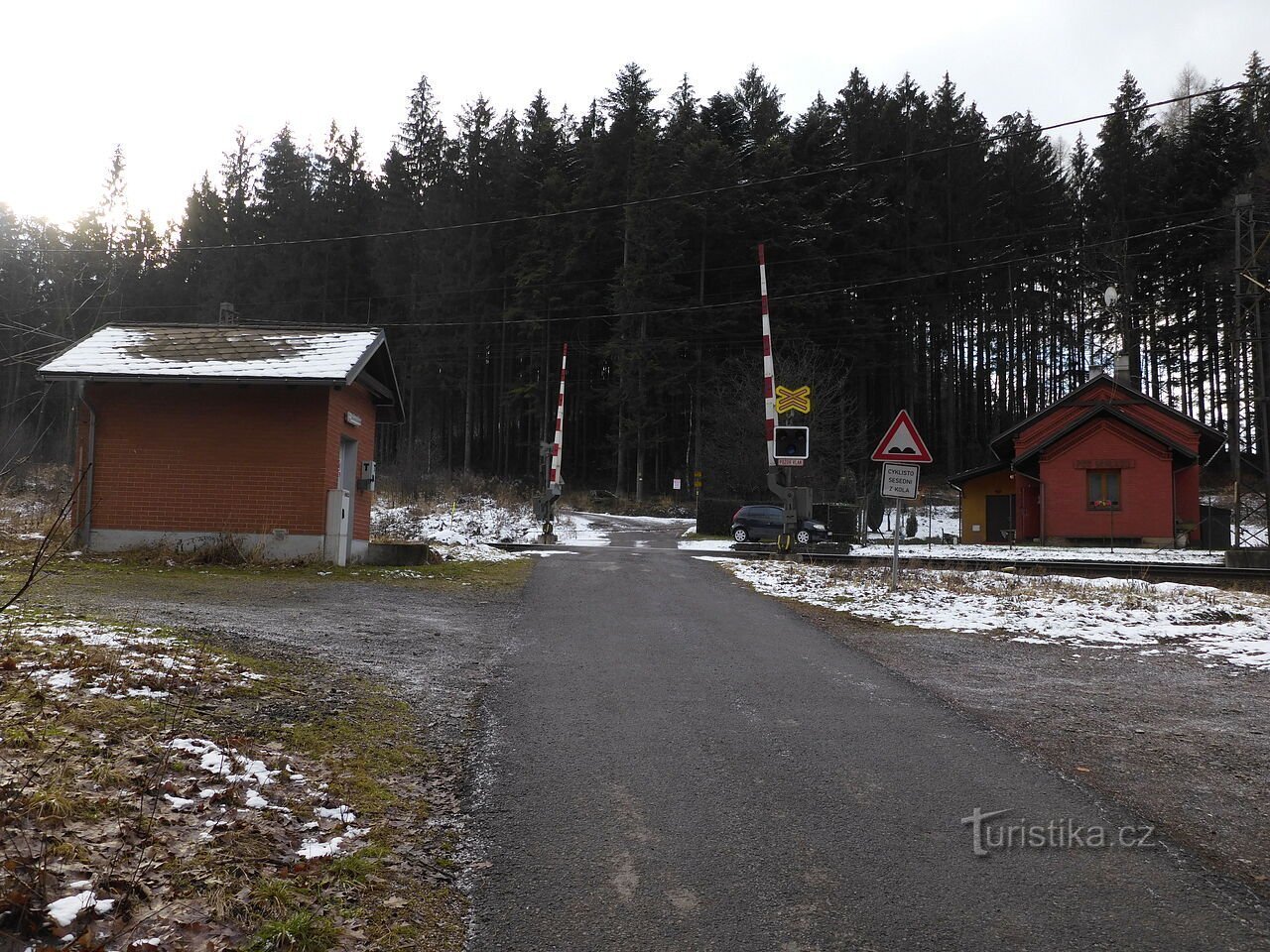 Zajímavé skalní a kamenné útvary na sever od hřebenovky Sulov - Mosty u Jablunkova, díl 6.