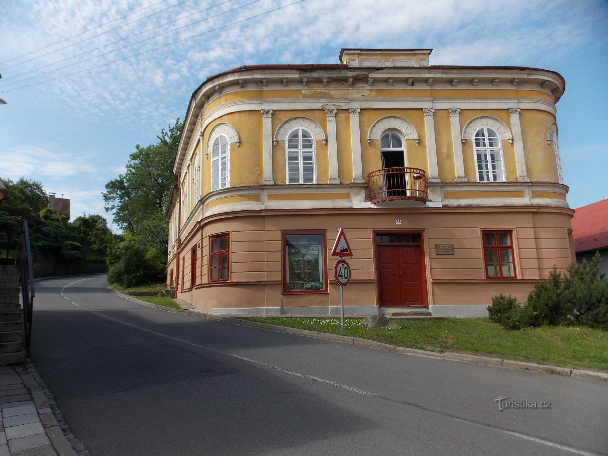 Mielenkiintoinen talo Hradec nad Moravicíssa