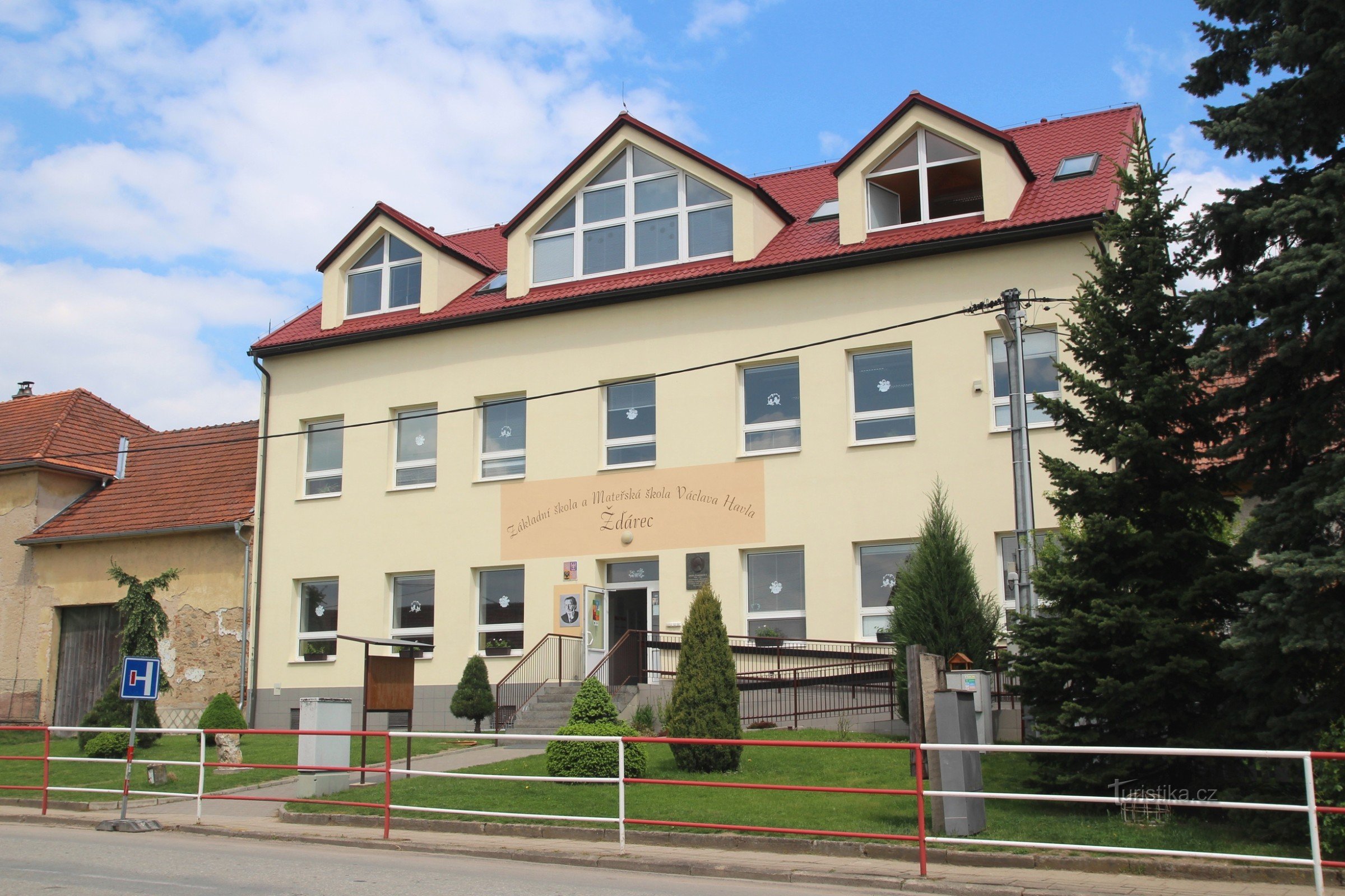 Václav Havel Elementary School in Žďárec