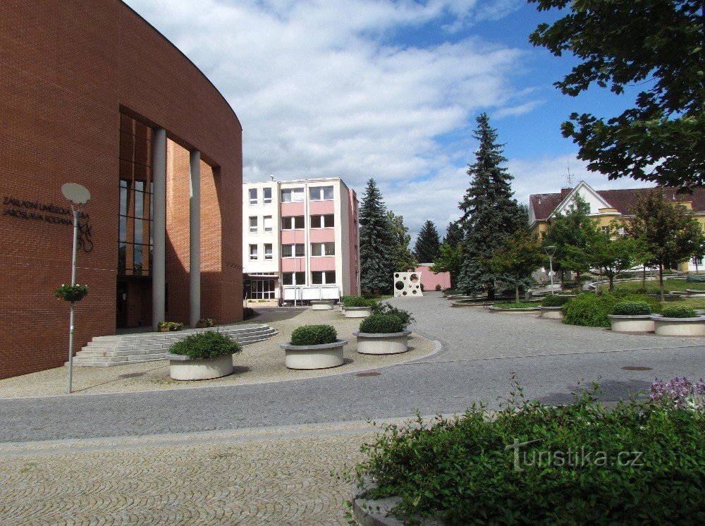 Scuola d'arte elementare vicino al parco Kociánka