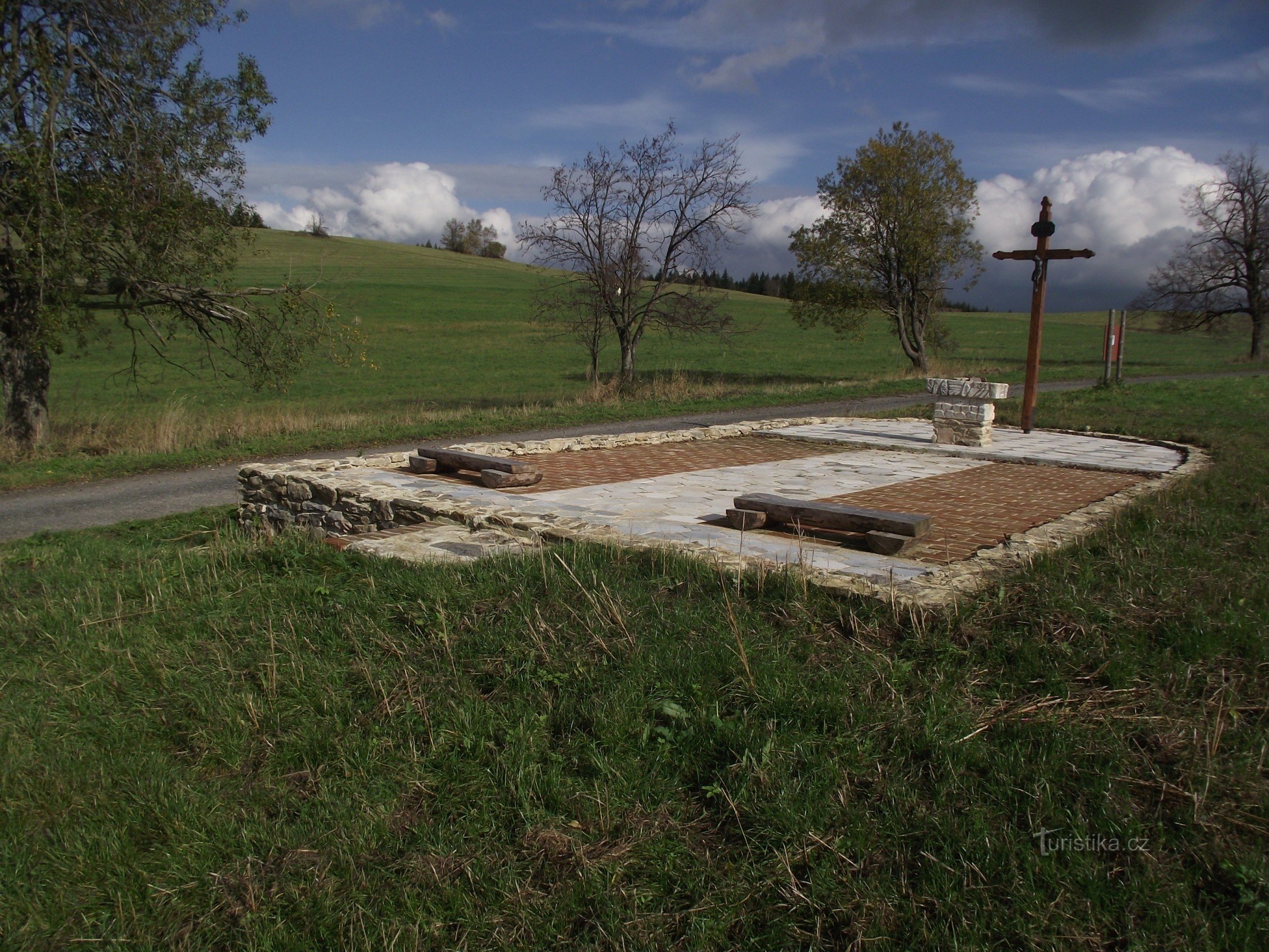 die Fundamente der Kapelle