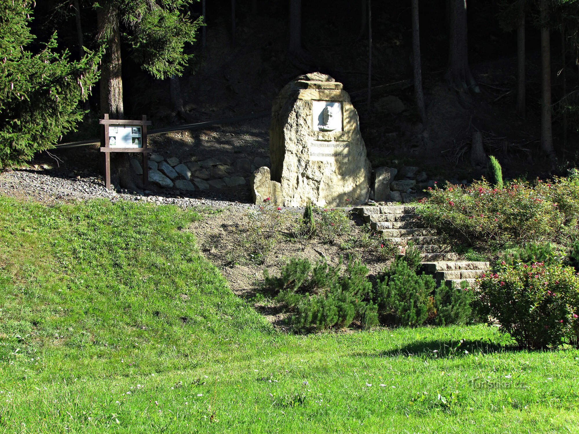 Zákopčí - monumento a Charlotte Garigue Masaryková