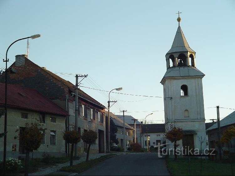 Žákovice : Maisons familiales + chapelle