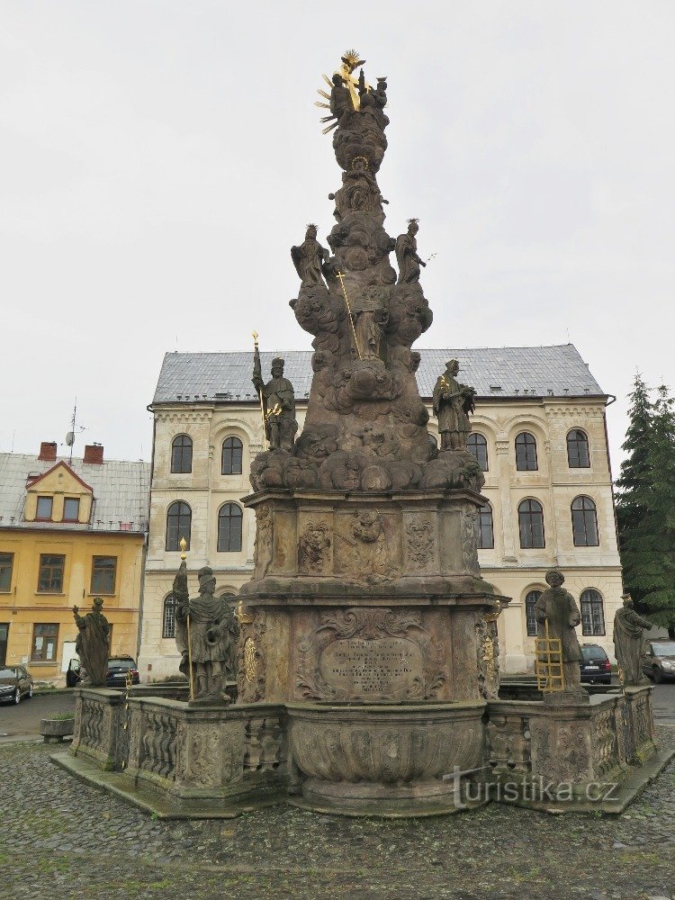 Einkäufe - die Säule der Heiligen Dreifaltigkeit