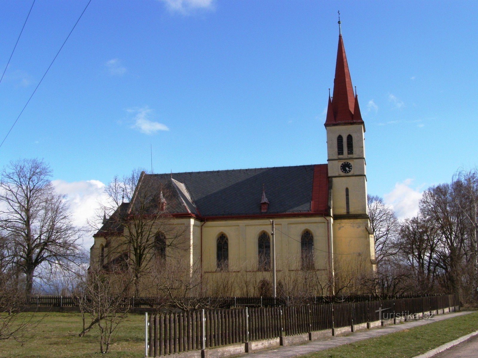 Zaloňov - iglesia de St. Pedro y Pablo