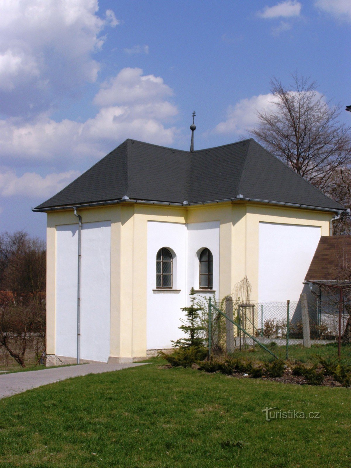 Žamberk - ossuary av Jungfru Maria av sorger