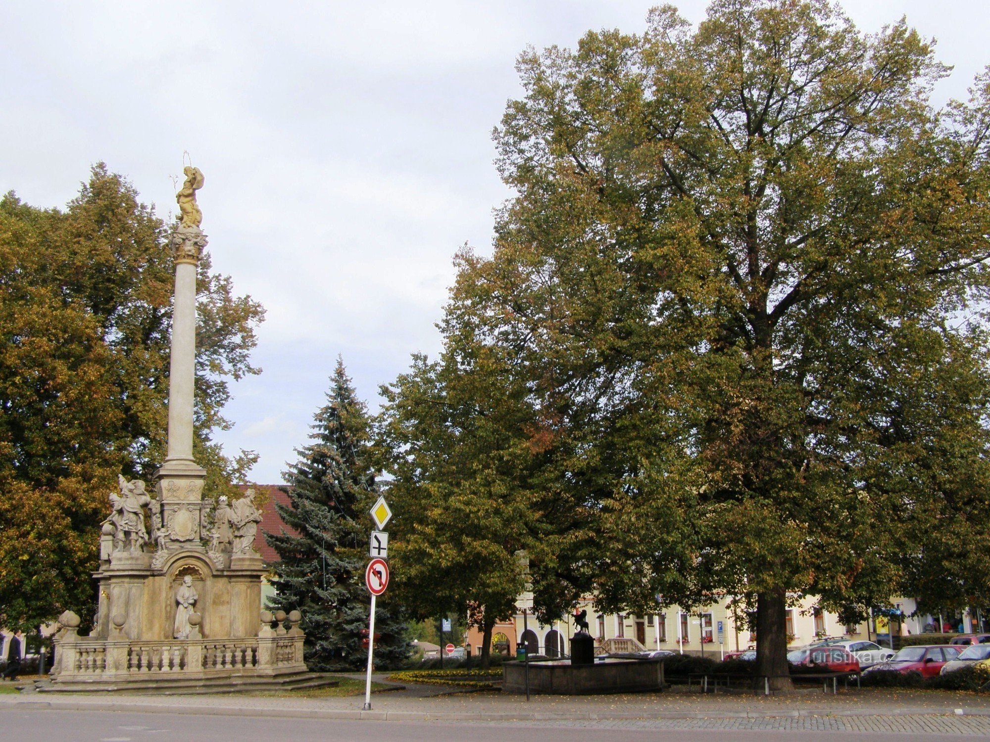 Žamberk - Masarykov trg, spomenik