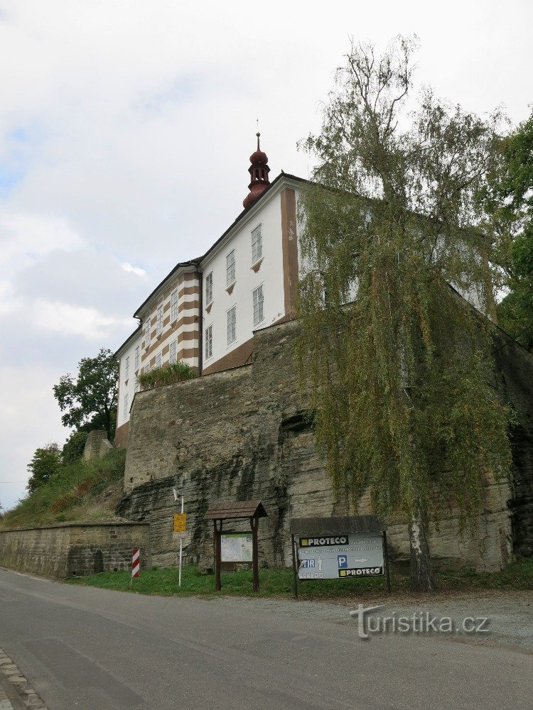 dvorac Skalka