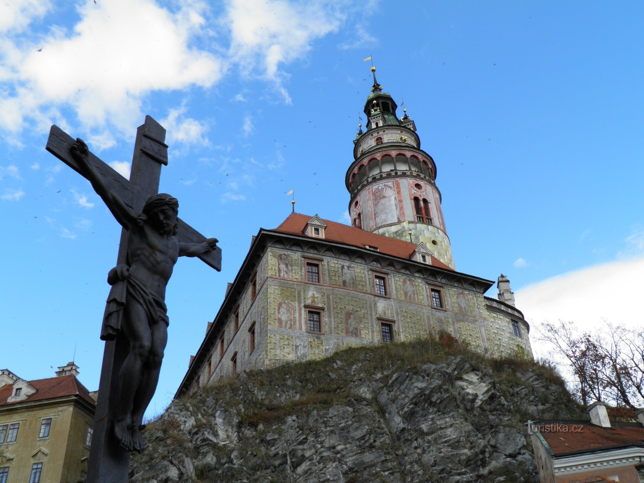 Burgturm von der Lazebnické-Brücke.