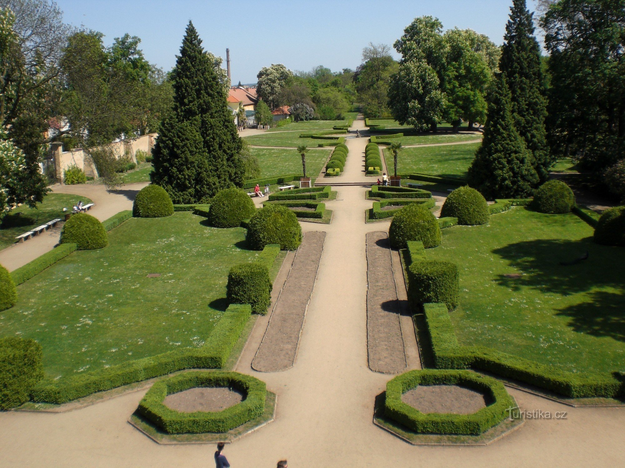 Замковый сад