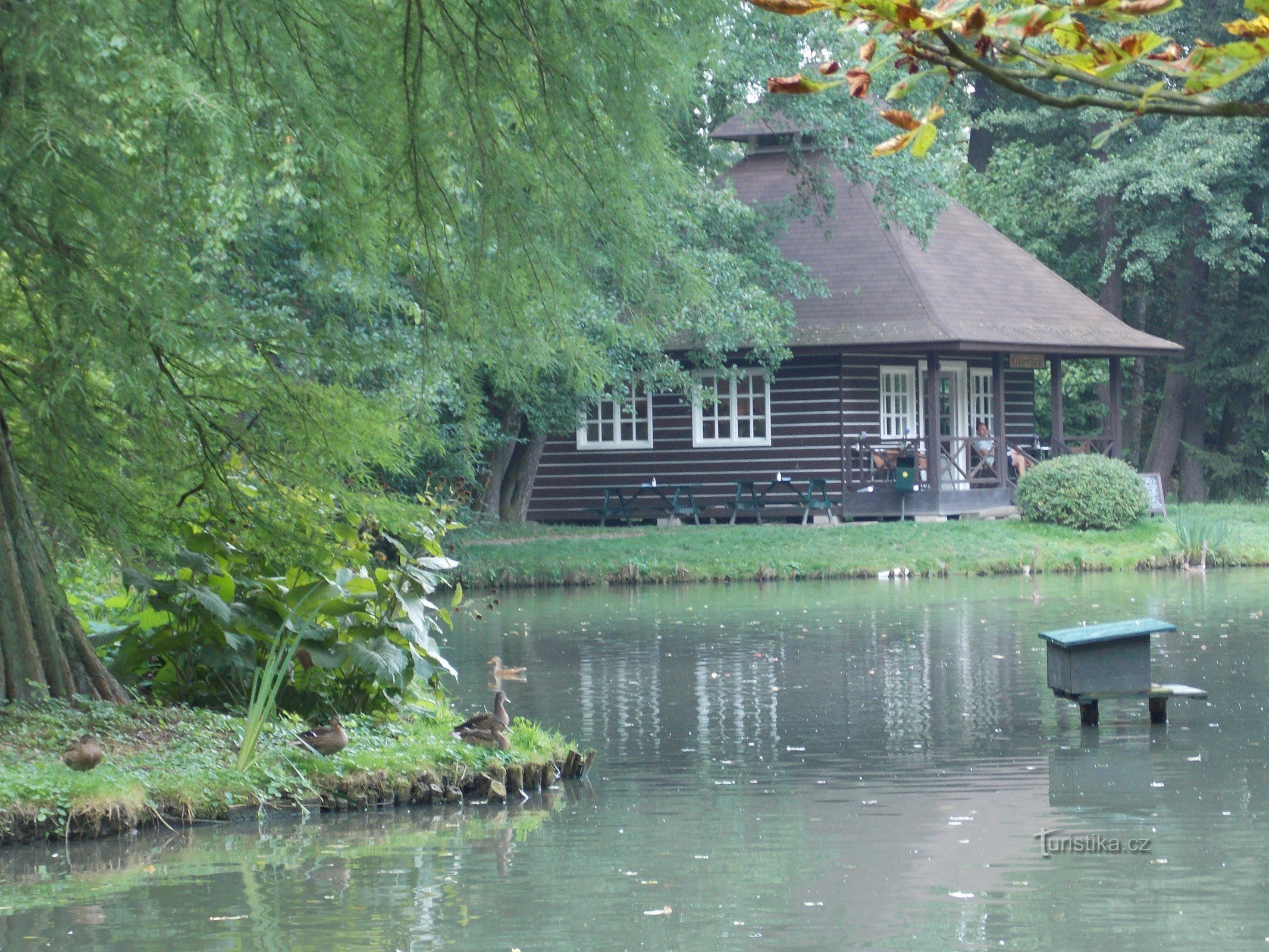 Jardín del castillo de Častolovice - Cenador Gloriet