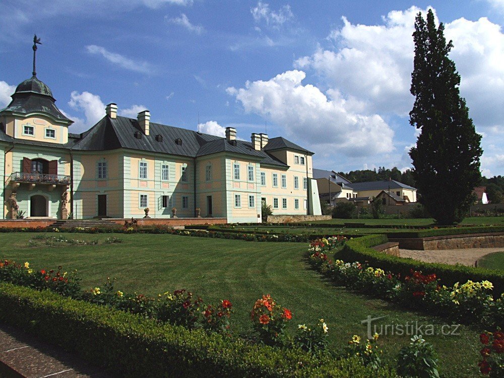 Khu vườn lâu đài - Manětín