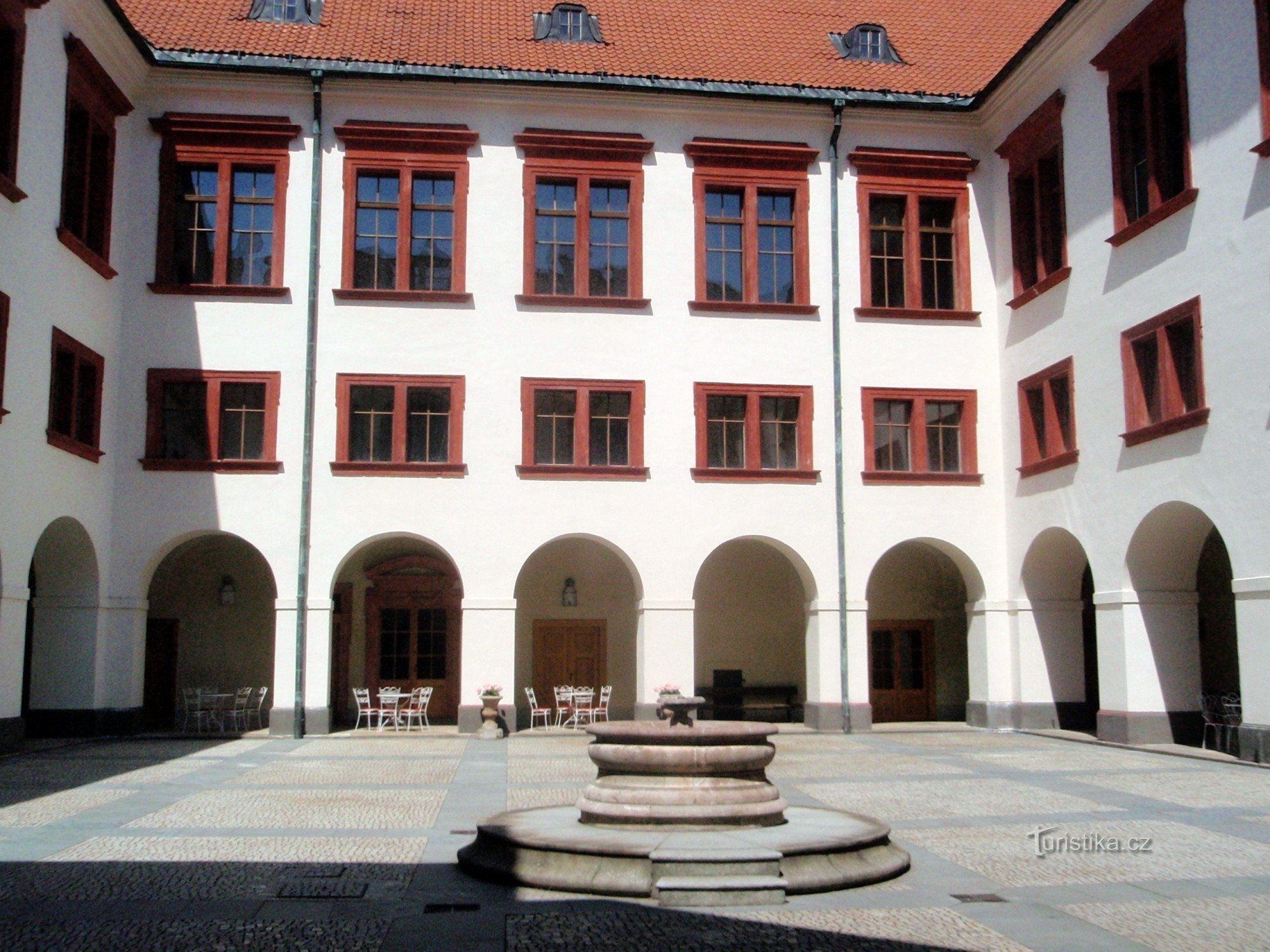 Patio del castillo